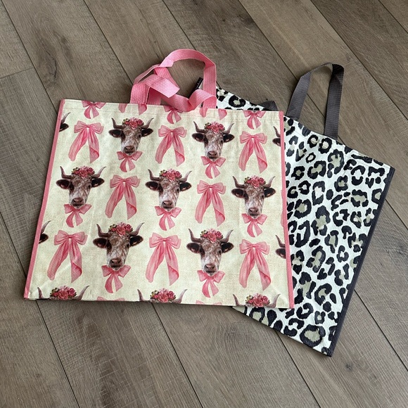Homegoods TJMaxx Marshalls Leopard Print & Pink Bow Cow Print Bags Set of 2 NWOT - Picture 2 of 2